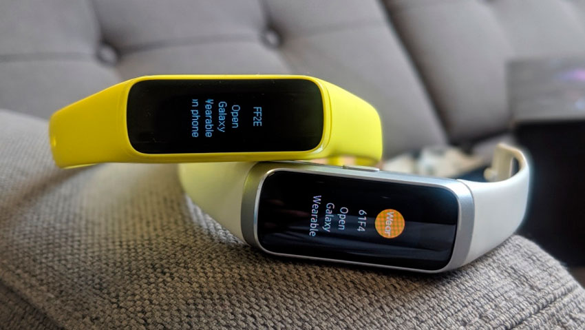 Фитнес-браслет Samsung Galaxy Fit фото